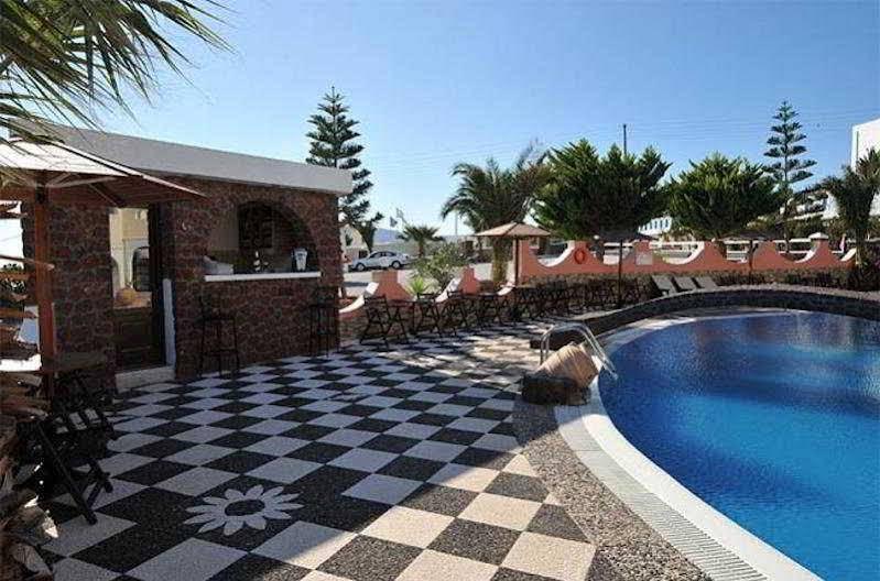 B Suites Fira  Luaran gambar