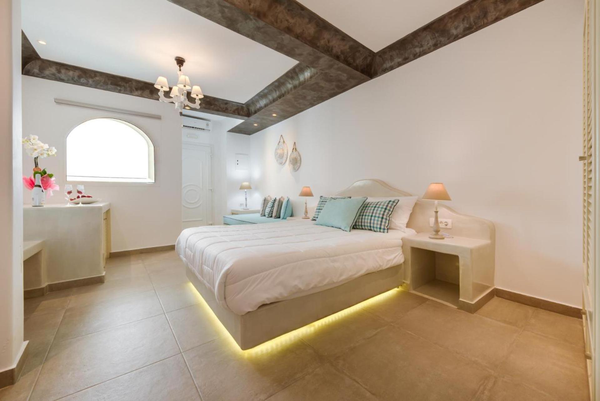 B Suites Fira  Luaran gambar