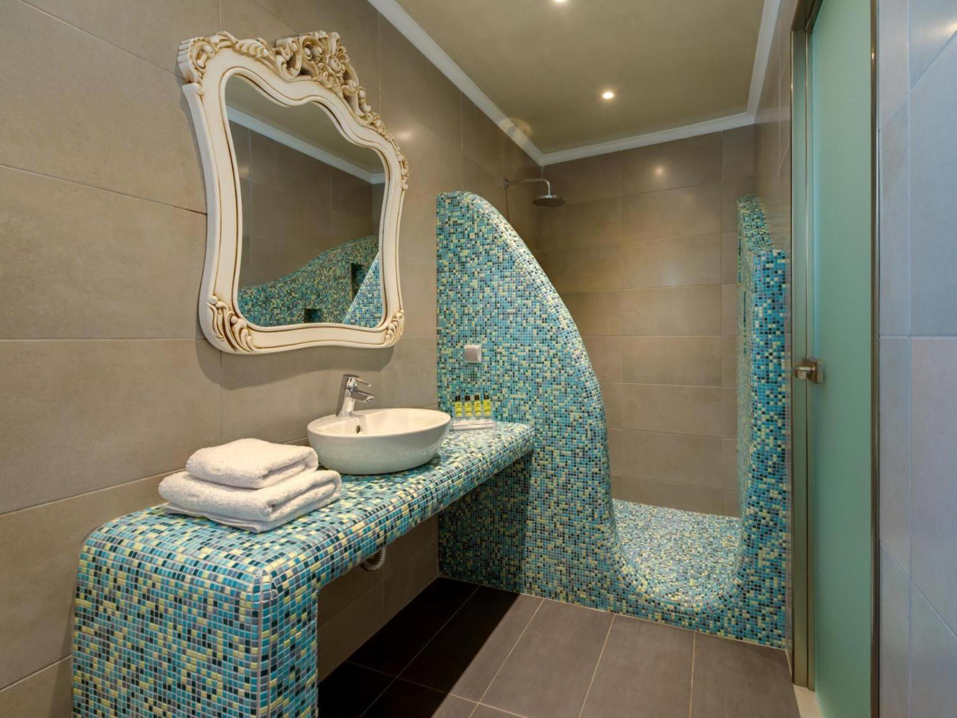 B Suites Fira  Luaran gambar