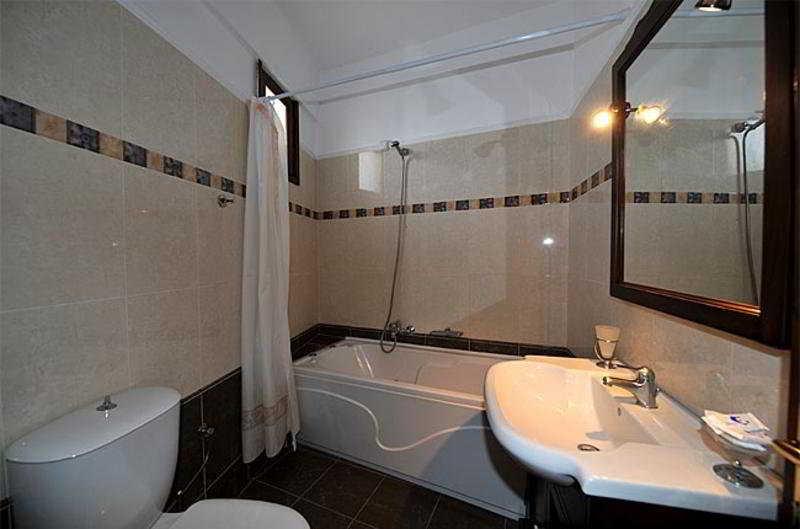 B Suites Fira  Luaran gambar