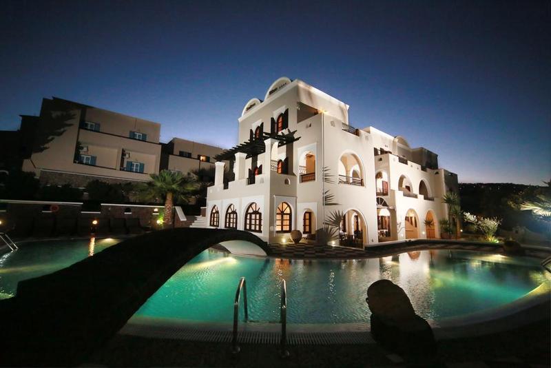 B Suites Fira  Luaran gambar
