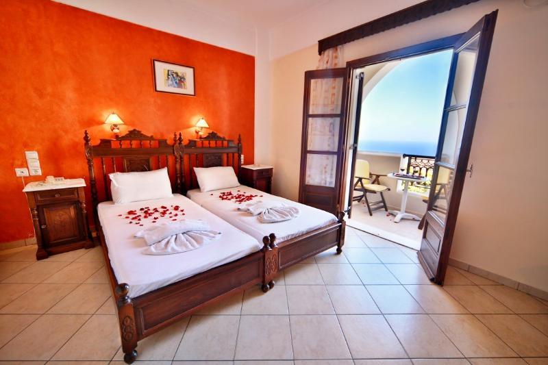 B Suites Fira  Luaran gambar