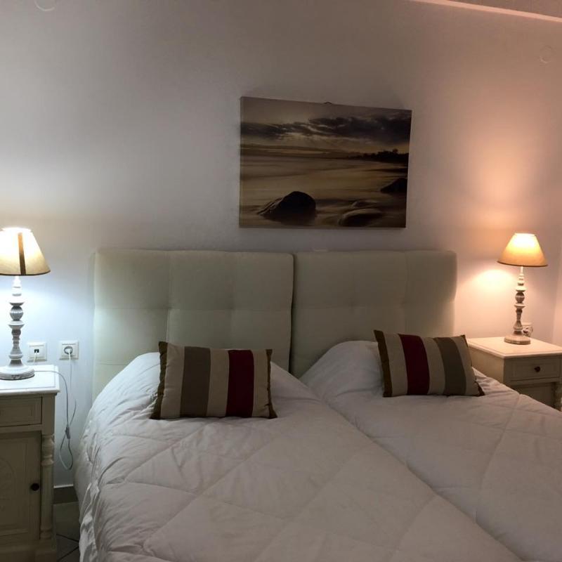 B Suites Fira  Luaran gambar
